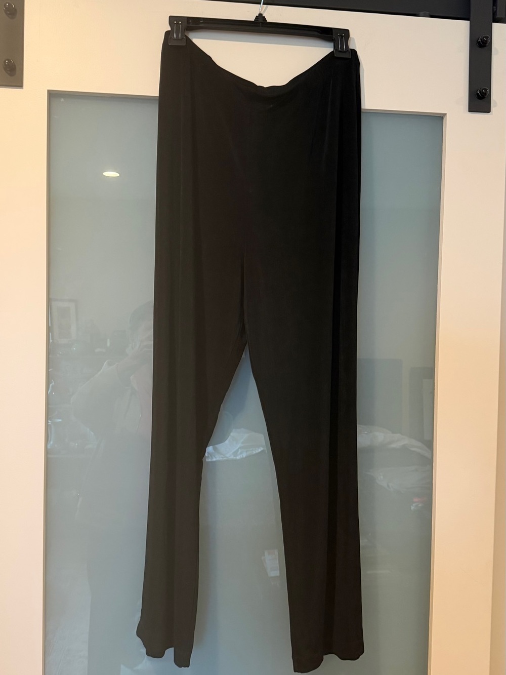 Chico's Travelers Black Strait-Leg Pull-0n Pants
 size 3 short